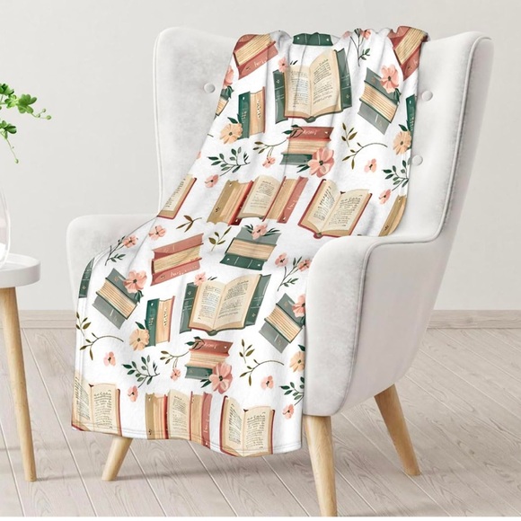 Book Lovers Blanket - Picture 2 of 6